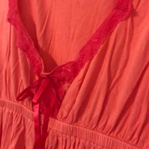 Lacy sleep shirt - 💥 5 for $20💥 - Picture 2 of 2